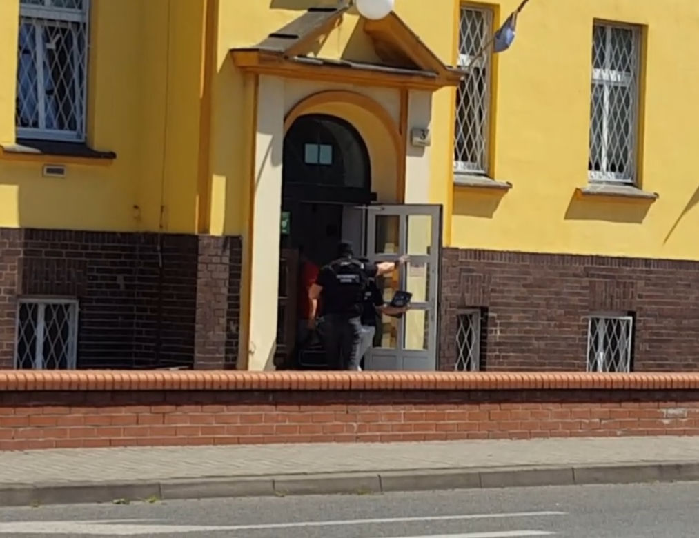 Krzysztof Rutkowski przekazał policji "właściwego" Kamila, sprawcę oszustwa "na policjanta" 