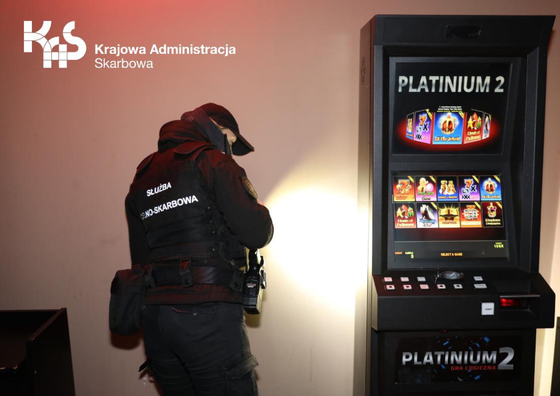Spektakularna akcja celników w centrum Szczecina. Zlikwidowali jaskinię hazardu