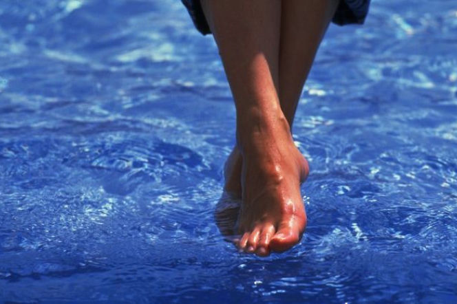nogi stopy basen jaccuzi