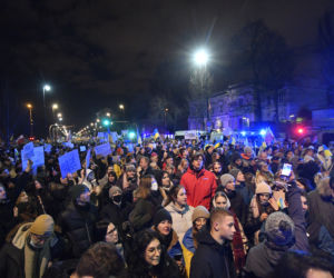 Warszawiacy murem za Ukrainą. Codziennie na protestach dziesiątki tysięcy ludzi