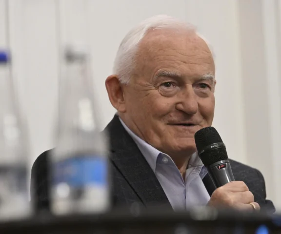 Jak piją politycy? Leszek Miller zdradza kulisy dyplomacji na wysokich procentach