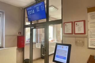 Biletomaty w urzędzie na Wałowej