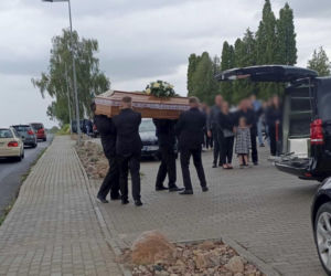 Tragedia podczas wycinki drzew. Olbrzymi konar zmiażdżył Pawła w lesie