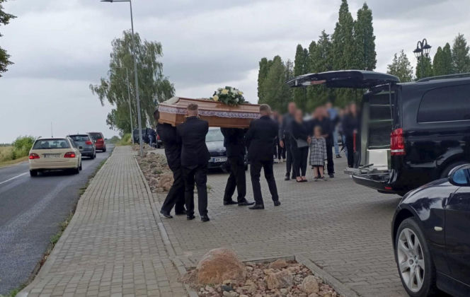 Tragedia podczas wycinki drzew. Olbrzymi konar zmiażdżył Pawła w lesie