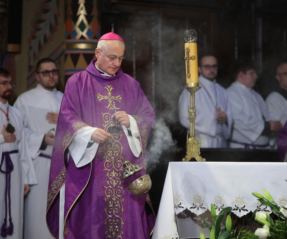 Kazanie na pogrzebie Łukasza Litewki. Od słów biskupa łzy lecą same. Zwrócił się do zmarłego