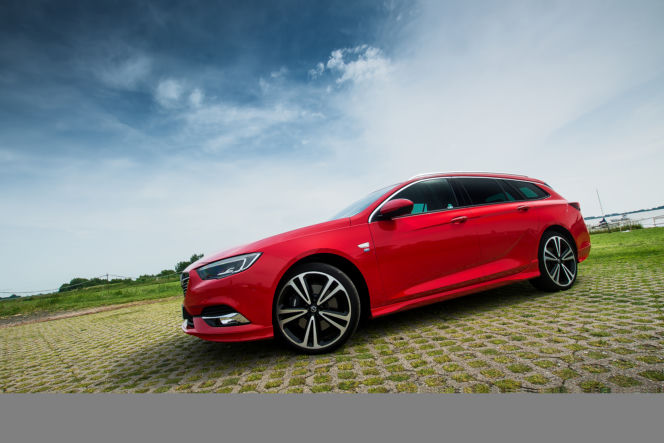 Opel Insignia Sports Tourer OPC Line 2.0 Turbo 260 KM AWD AT