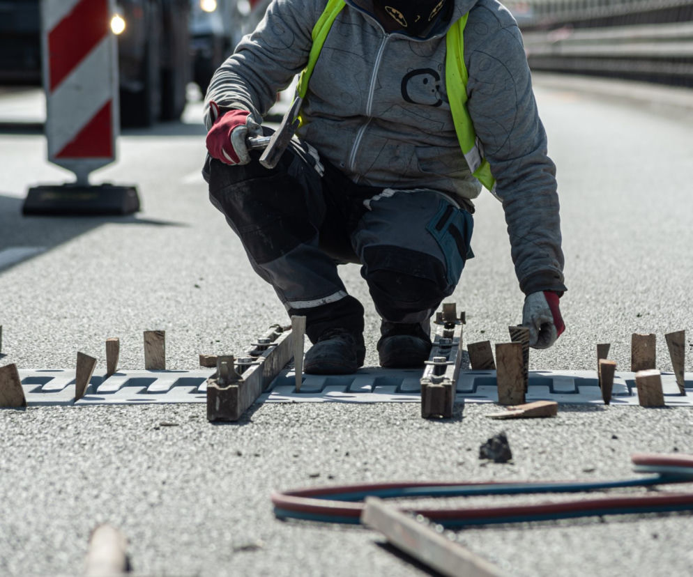  Drogowcy pracują na Trasie Siekierkowskiej