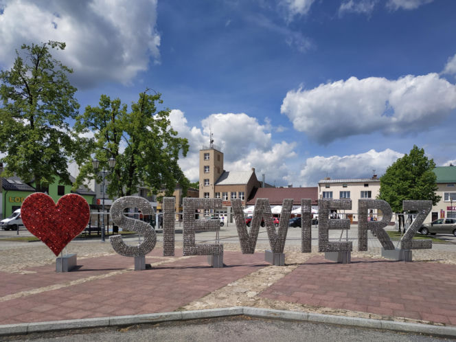 To jedno z najpiękniejszych miast w woj. śląskim. Zachwyca zamkiem, który należał do biskupów z Krakowa