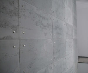 Beton architektoniczny - płyty betonowe na ścianie LUXUM