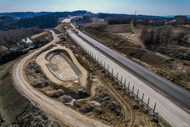 Najwyższa estakada w Polsce powstaje na S19 Babica Jawornik. Na plac budowy prowadzą serpentyny