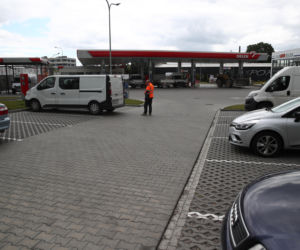 Zagadkowa śmerć na parkingu