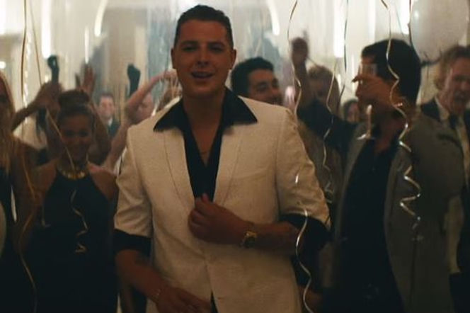 John Newman w teledysku do Tiring Game