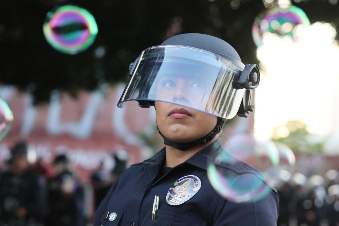 Protesty w Los Angeles coraz silniejsze. Emocje podsycają fałszywe zdjęcia i teorie spiskowe
