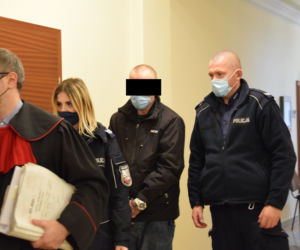 16-latek zgwałcony w opuszczonym internacie w Pustkowie-Osiedlu. Ruszył proces [ZDJĘCIA]