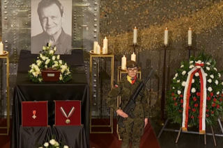 Poruszający gest Karola Nawrockiego na pogrzebie Jana Frycza