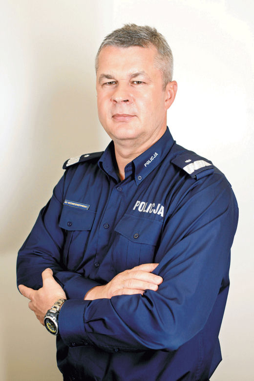 Aferzysta napisał książkę z komendantem