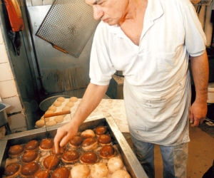 Tak się smaży prawdziwe pączki