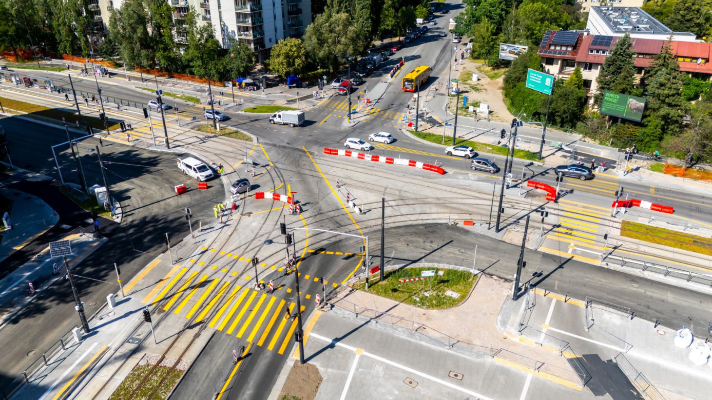 Tramwaj na Stegny w Warszawie w przeddzień otwarcia