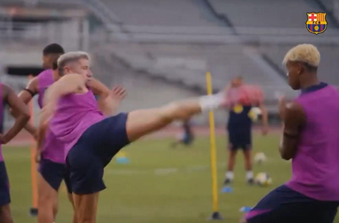 Lewandowski kopie jak Van Damme