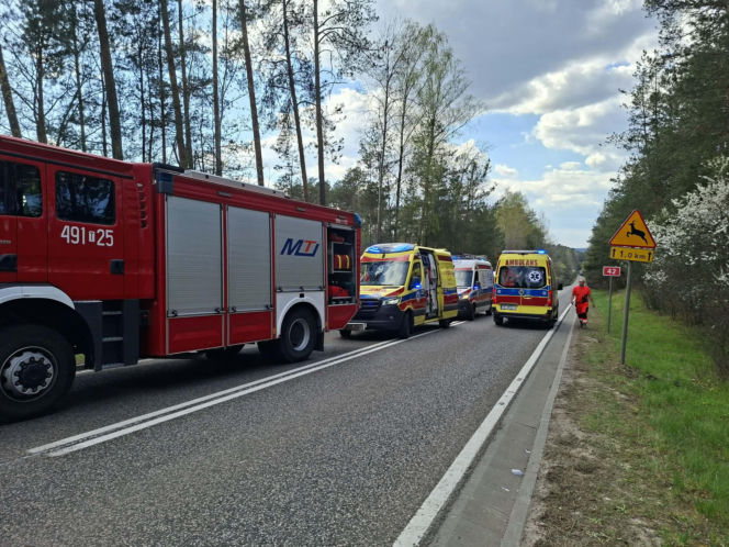 Tragedia na DK 42 Starachowice - Rudnik.  W wypadku zginął motocyklista