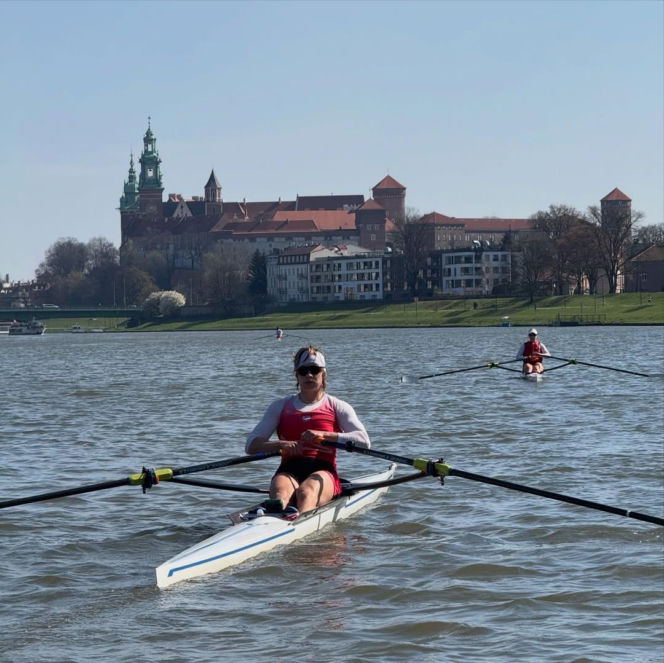 Rozpromienione Janja Lesar i Katarzyna Zillmann tańcują na ulicy. Fajna para?