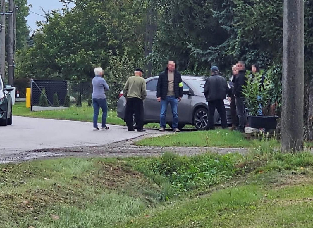 Pożar w bazie Starlink na Mazowszu. Minister mówi wprost o możliwym sabotażu, służby w akcji