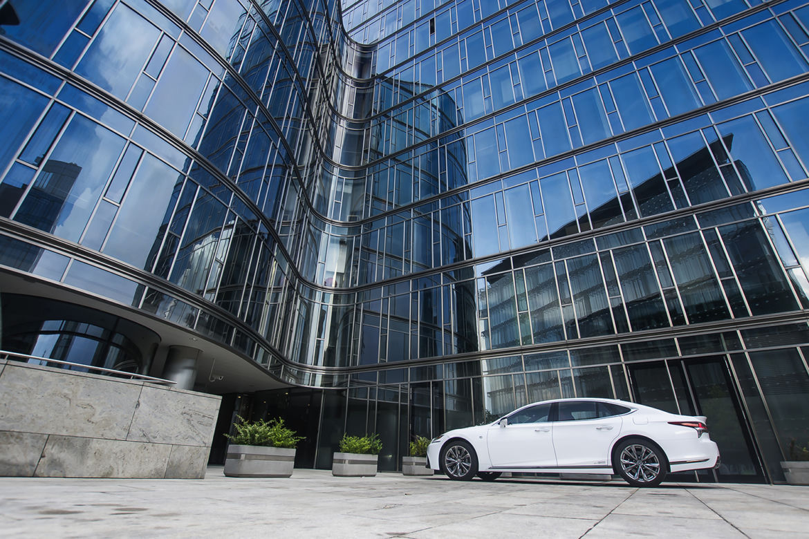 Lexus LS500h F-Sport