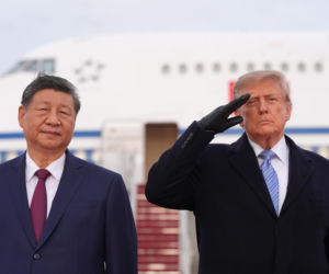Przywódca Chin przyleciał do USA. Też przeszedł po czerwonym dywanie