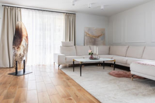 Agnieszka pochwaliła się domem w stylu glamour. Architektka postawiła na sztukę!