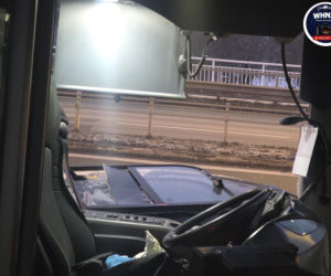 Wypadek na Trasie Łazienkowskiej. Autobus i trzy auta rozbite