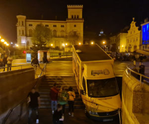 Śląskie: Zaskakujący finał festiwalu czekolady. Food Truck stoczył się do przejścia podziemnego [ZDJĘCIA]