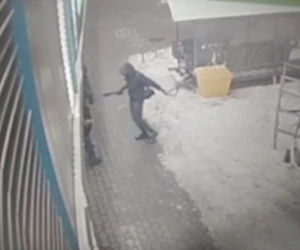 Brutalny atak na Targówku. Ranili 16-latka maczetą! Wstrząsające nagranie!