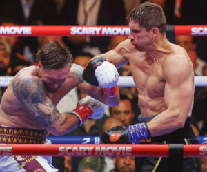 Ołeksandr Usyk pokonał Rico Verhoevena! Dziwna decyzja sędziego! RELACJA i WIDEO