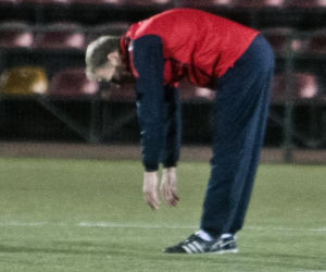 Donald Tusk gra w piłkę