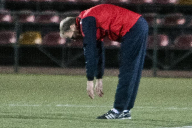 Donald Tusk gra w piłkę