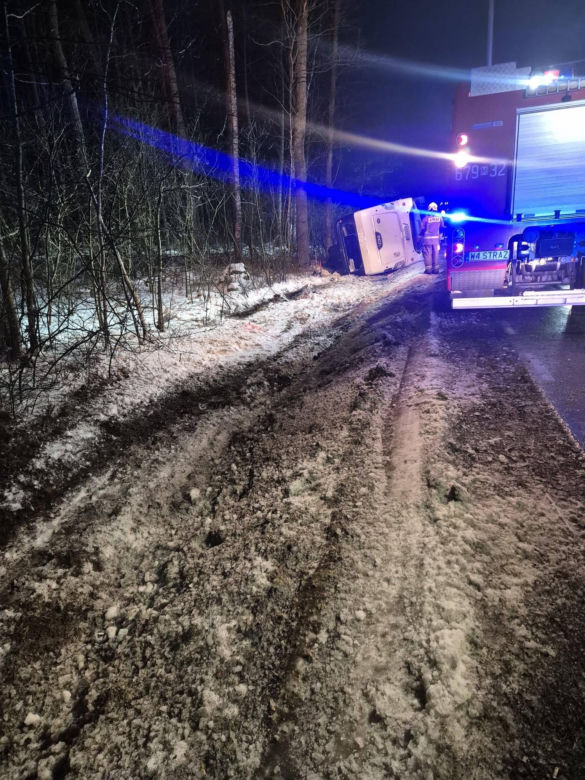 Na trasie Wyszków-Łochów na DK 62 doszło do wypadku autobusu