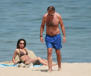 Marta Kaczyńska z mężem na plaży