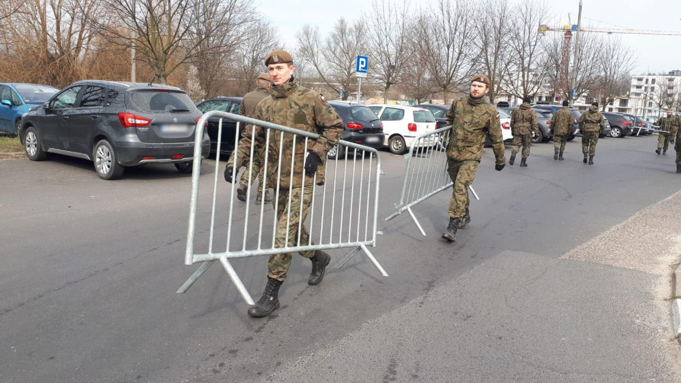 Szpital w Poznaniu staje STREFĄ ZAMKNIĘTĄ! Będzie policja i wojsko!
