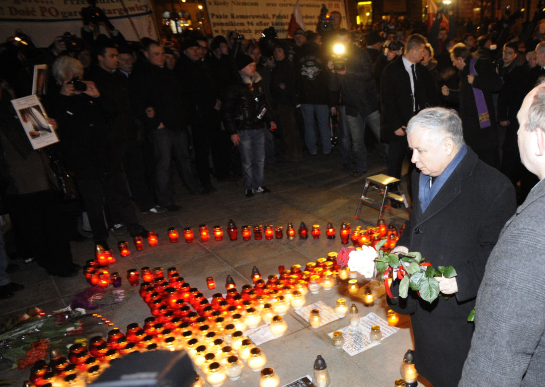 Jarosław Kaczyński przed Pałacem Prezydenckim "Marsz Pamięci"