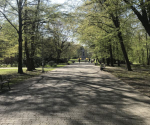 Katowice: Tłumy w Parku Kościuszki. Mieszkańcy ruszyli na spacery