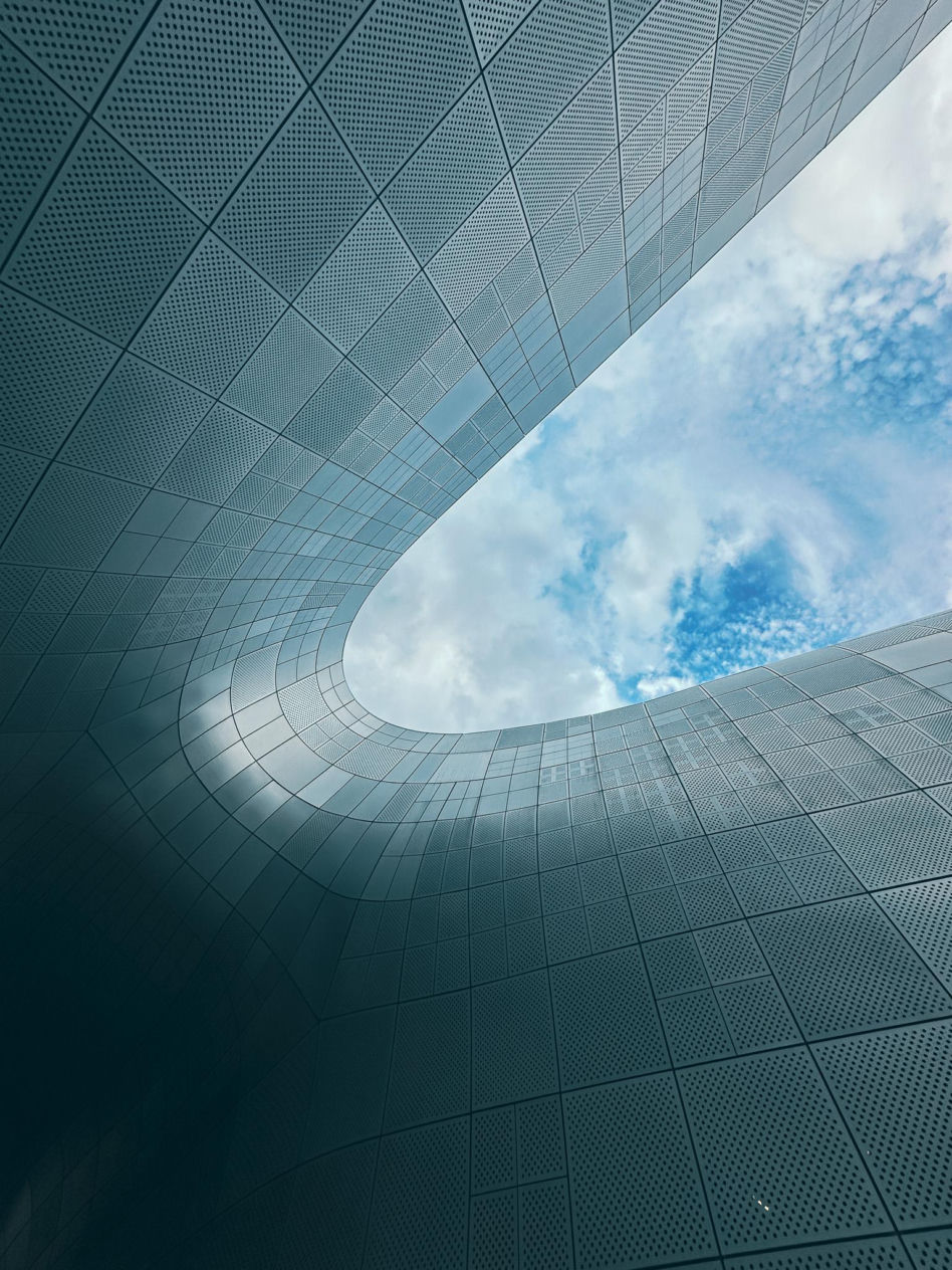 Zaha Hadid i jej Dongdaemun Design Plaza w Seulu