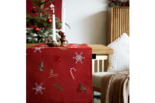 Pełne ciepła prezenty i świąteczne dodatki do domu z ekspresową dostawą pod drzwi. Homla i Wolt pokazują, że święta mogą być łatwe