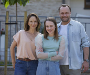 Osaczony sezon 1: Michał (Marek Lichota),  żona Michała (Ilona Ostrowska), córka Michała (Małgorzata Sadowska)