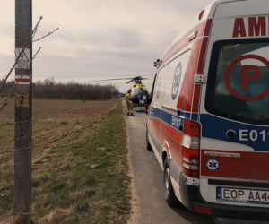 17-latek jechał motocyklem, nagle uderzyło w niego auto. Tragedia w Opocznie