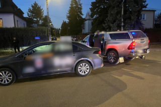 Zakazy, alkohol, poszukiwani. Kto tak naprawdę wozi nas po Warszawie?