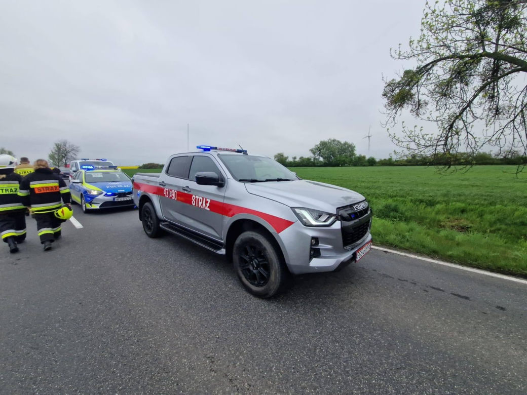Kierowca busa wjechał do rowu. Wypadek w powiecie gostyńskim