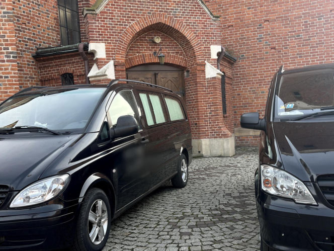 Pogrzeb braci, którzy zginęli w katastrofie śmigłowca pod Rzeszowem