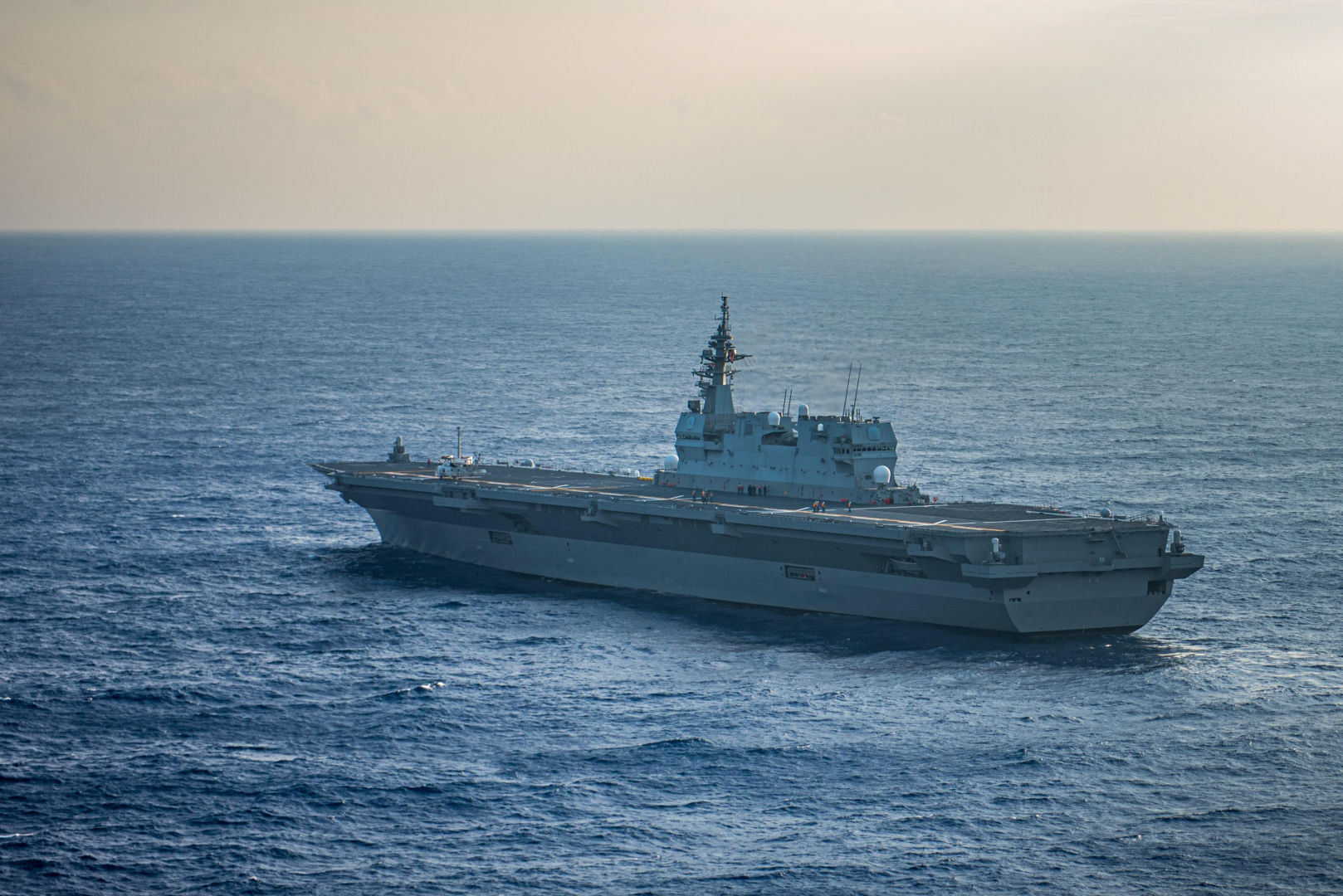 JS "Izumo" (DDH-183)