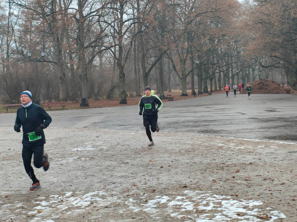 Przedświąteczne zawody sportowe. Łodzianie biegają i pomagają