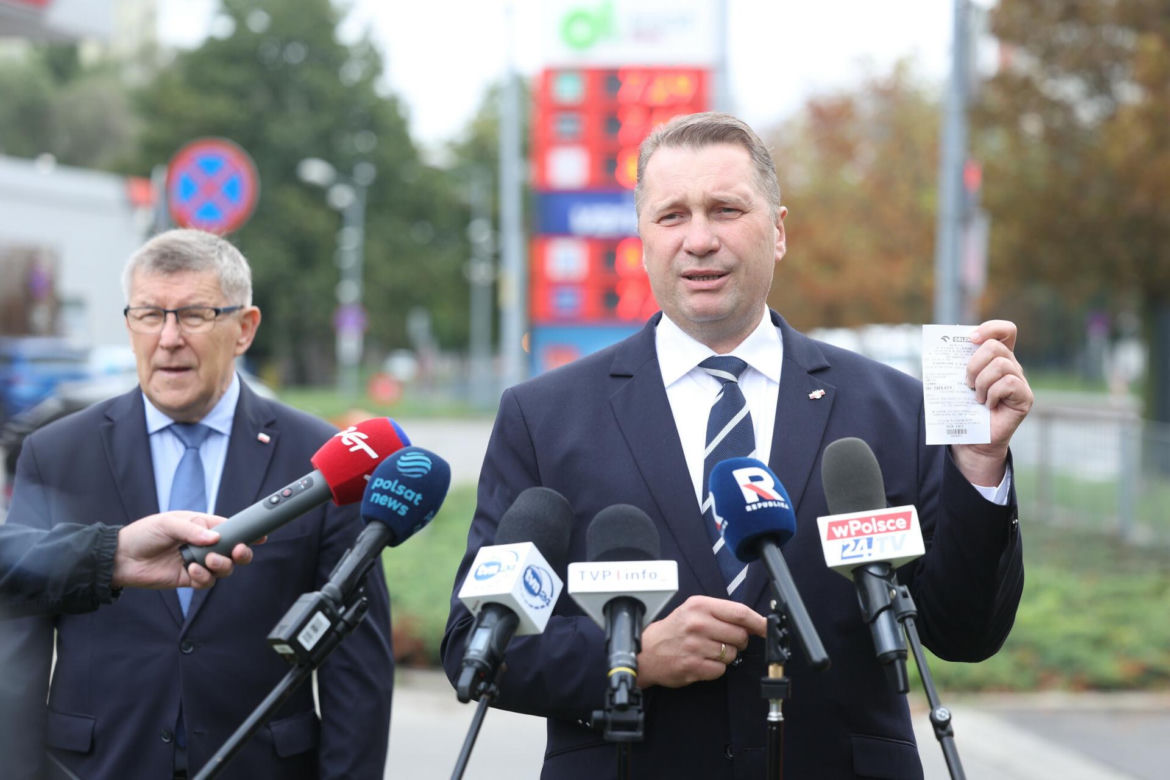 Konferencja Przemysława Czarnka na stacji Orlen